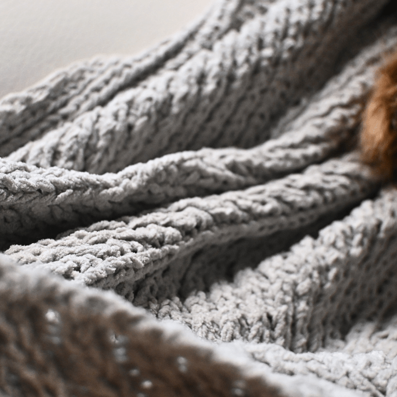 Chenille Fur Pom - Grey - Moniluxx