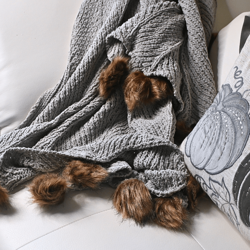 Chenille Fur Pom - Grey - Moniluxx
