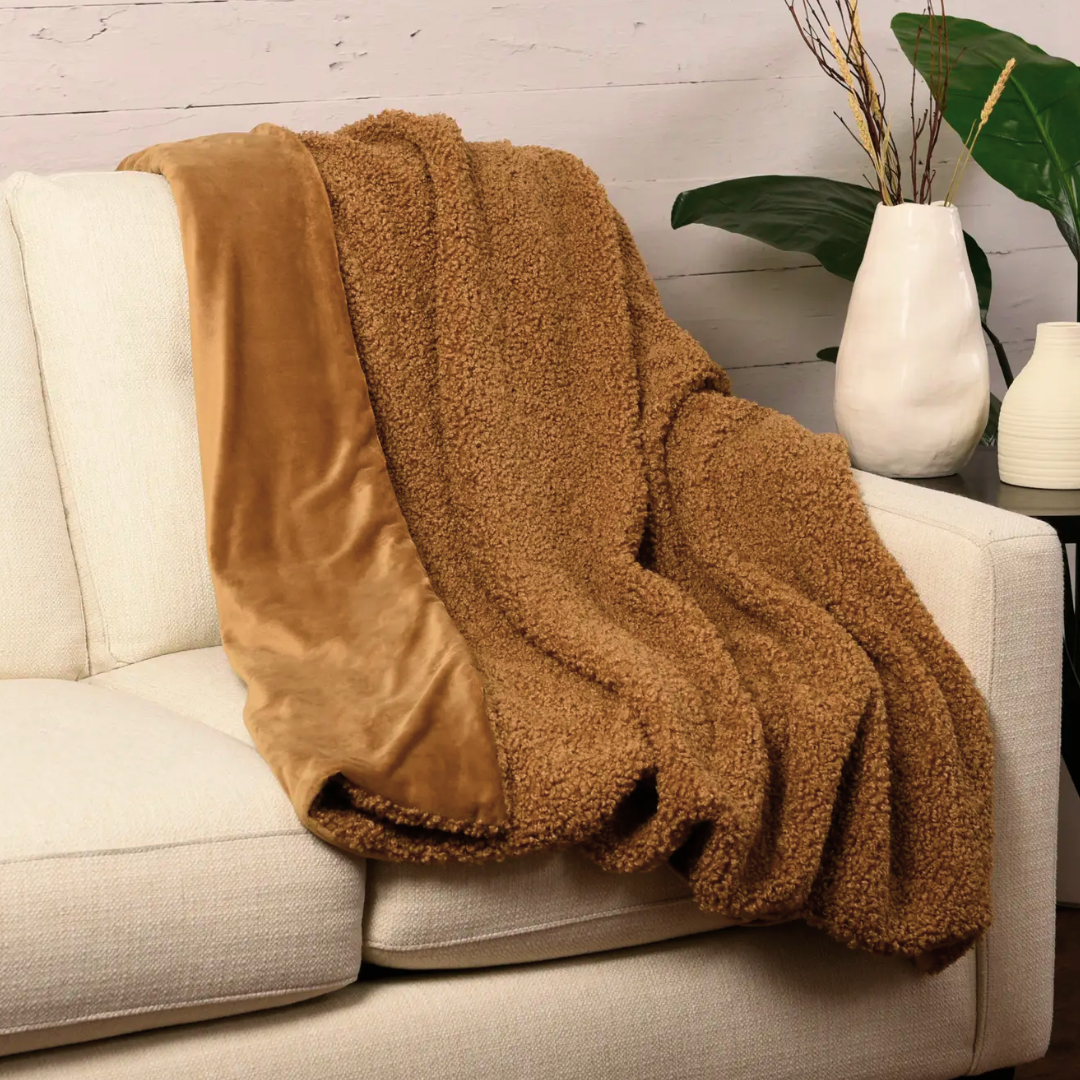 Plush Teddy Bear Throw - Cafe